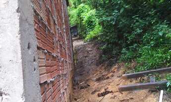 Imagem 7: VENDO ESSA CASA Casa com 1 dormitório