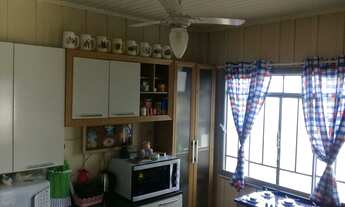 Imagem 5: Casa de madeira com edícula - centro de Rio Azul - Pr