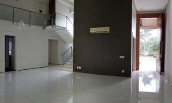 Imagem 3: Casa de condomínio para venda possui 611 metros quadrados com 5 quartos