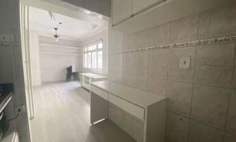 Imagem 4: VENDA DE BELÍSSIMA KITNET DE 47 m2 COM 1 VAGA NO BOQUEIRÃO EM SANTOS-SP