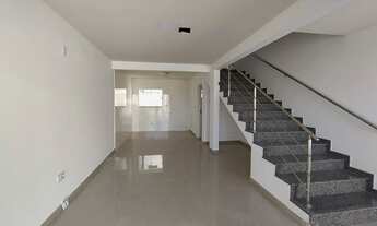 Imagem 2: Sobrado para venda com 88 metros quadrados com 2 quartos em Itacolomi - Balneário Piçarras