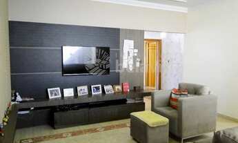 Imagem 4: SOBRADO SEMIMOBILIADO COM PISCINA, À VENDA NO JARDIM DAS FLORES EM APUCARANA