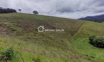 Imagem 5: Sítio para Venda em Teresópolis, Volta do Pião, 2 dormitórios, 1 suíte, 2 banheiros, 2 vag