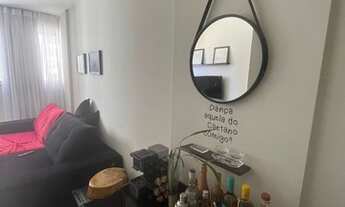 Imagem 2: 2 qts com varanda + DCE e armários