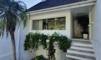 Imagem 2: Porto Alegre - Casa Padrão - Tristeza