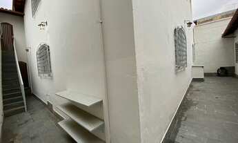 Imagem 3: Casa para aluguel tem 244 m² quadrados com 5 quartos em Alípio de Melo - Belo Horizonte