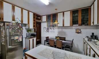 Imagem 5: Casa assobradada de 03 dormitórios, 03 salas e 02 vagas. Lote inteiro