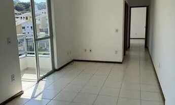 Imagem 2: Apto 02 dormitórios, 01 deles com split, 01 bwc completo, sala com sacada com churrasqueir