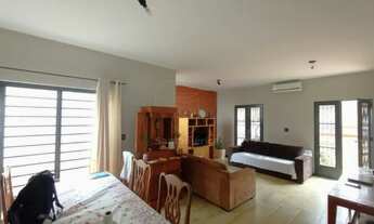 Imagem 4: Casa para alugar na Região Central de Londrina com 5 quartos próxima ao Country Club