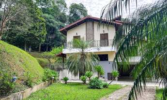 Imagem: CASA À VENDA COM 4 DORMITÓRIOS E PISCINA