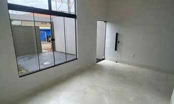 Imagem: Casa à Venda com 2 quartos, 2 banheiros