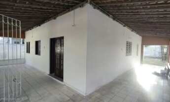 Imagem 2: Casa em Rio Doce com 200m2 de área construída próximo a praia