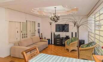 Imagem 3: Casa com 3 dormitórios no Bairro Três Fgueira em Porto Alegre