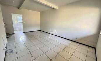 Imagem 2: Casa residencial para alugar em Czerniewicz com 3 dormitórios e 116 m² de área útil