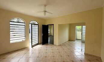 Imagem 4: CASA COM 3 DORMITÓRIOS À VENDA NA VILA SÃO JORGE, EM CAMPINAS-SP