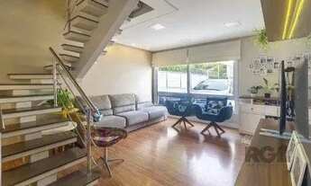 Imagem 3: Casa impecável e mobiliada, com 3 niveis, possui 3 dormitórios sendo 1 suíte, 4 banheiros