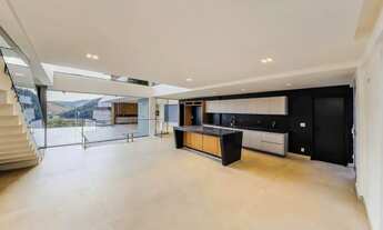 Imagem 4: Casa com piscina integrada à área gourmet e 4 suítes para venda