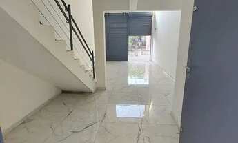 Imagem: Salão comercial na Est. Kizaemon Takeuti