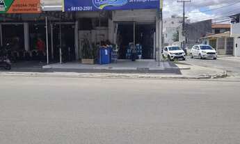 Imagem 2: Prédio na Avenida João Durval, sendo residência em cima e 3 pontos comerciais em baixo