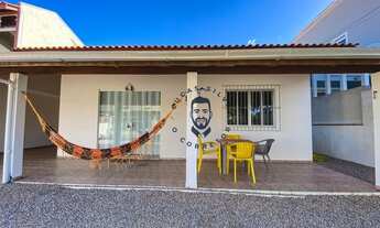 Imagem 3: Casa para 8 pessoas para locação de temporada na praia de Mariscal - Bombinhas - SC