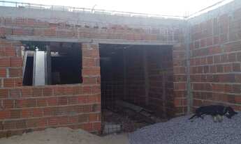 Imagem: Casa com estrutura iniciada para venda