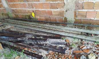 Imagem 4: Casa com estrutura iniciada para venda