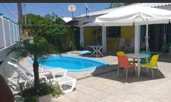 Imagem: Casa com piscina em matinhos