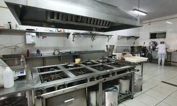 Imagem 6: Cozinha industrial completa e montada