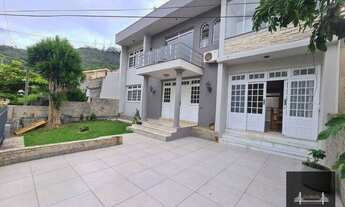 Imagem: Casa com 6 dormitórios à venda, 278 m²