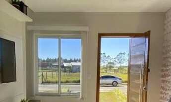 Imagem 3: Sobrado para venda possui 78 metros quadrados com 2 quartos em Arroio - Imbituba - SC