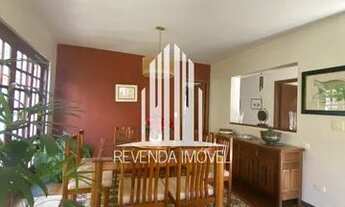 Imagem 6: Casa com 438 metros de area total, 4 dormitórios (1 suíte), 4 vagas e amplo espaço para ár