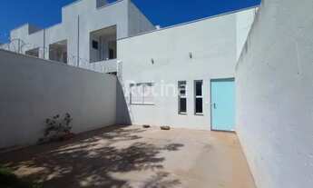 Imagem 3: Casa para aluguel, 2 quartos, 1 suíte, 2 vagas, Novo Mundo - Uberlândia/MG