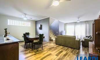 Imagem: CASA ASSOBRADADA - PLANALTO PAULISTA - SP