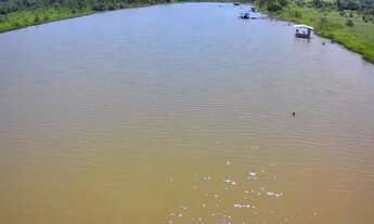 Imagem 5: Rancho Município de Cachoeira Alta, (Rio Claro do Caju) 113km de Jataí / 14km de Caçu - GO