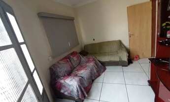 Imagem 2: Casa em rua pública