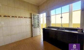 Imagem 2: Casa com 05 dormitórios, sendo 02 suíte, bairro São Carlos, Pouso Alegre - R$ 680.000,00