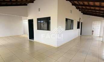 Imagem 3: Vende-se Sobrado com 4/4 sendo 2 Suítes na Quadra 1204 Sul