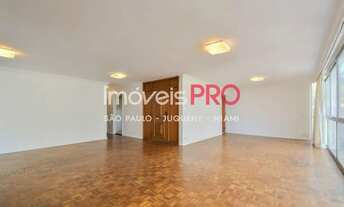 Imagem 4: O apartamento tem uma área útil de 184 m2