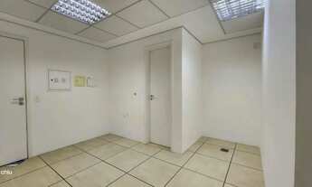 Imagem 7: Conjunto comercial à venda, 38 m² , subdividido em 03 salas mais banheiro e 01 vaga de est