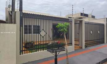 Imagem 2: Casa para Venda em Londrina, Indusville, 4 dormitórios, 1 suíte, 2 banheiros, 2 vagas