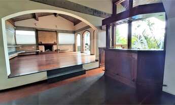 Imagem 6: Casa assobradada com 4 dormitórios sendo suítes, piscina