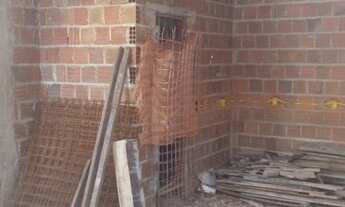 Imagem 7: Casa com estrutura iniciada para venda