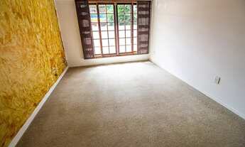 Imagem 3: Porto Alegre - Casa Padrão - Tristeza