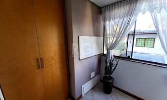 Imagem 2: Porto Alegre - Apartamento Padrão - Partenon
