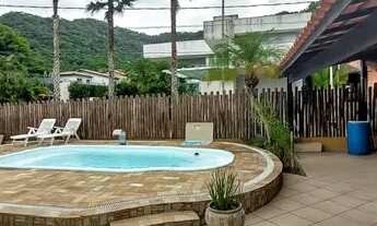 Imagem 3: Excelente casa com 3 dormitórios à venda, 139 m² por R$ 1.200.000 - Itaipu - Niterói/RJ