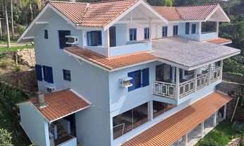 Imagem 3: Casa Alto Padrão para Venda em Ubatuba, Praia das Toninhas, 5 dormitórios, 5 suítes, 2 ban