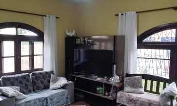 Imagem 3: Casa Comercial para Venda em Ponta Grossa, Uvaranas, 4 dormitórios, 1 suíte, 2 banheiros