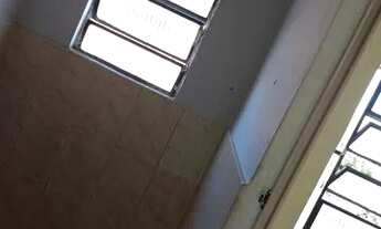 Imagem 3: Alugo kitnet jd catarina velho quarto cozinha banheiro com água e luz r$ 450