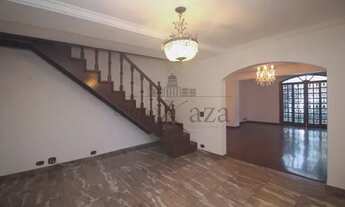 Imagem 4: Sobrado em Rua Fechada - Jardim Paulo para aluguel e venda com 240 metros com 3 quartos