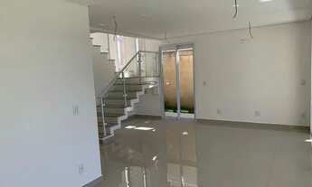 Imagem 2: Sobrado à venda em condomínio fechado com 03 suítes e varanda gourmet